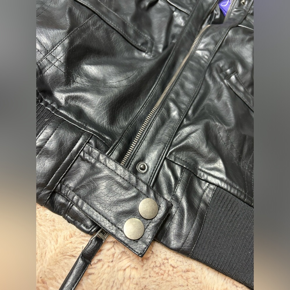 Jacket - Picture 2 of 4